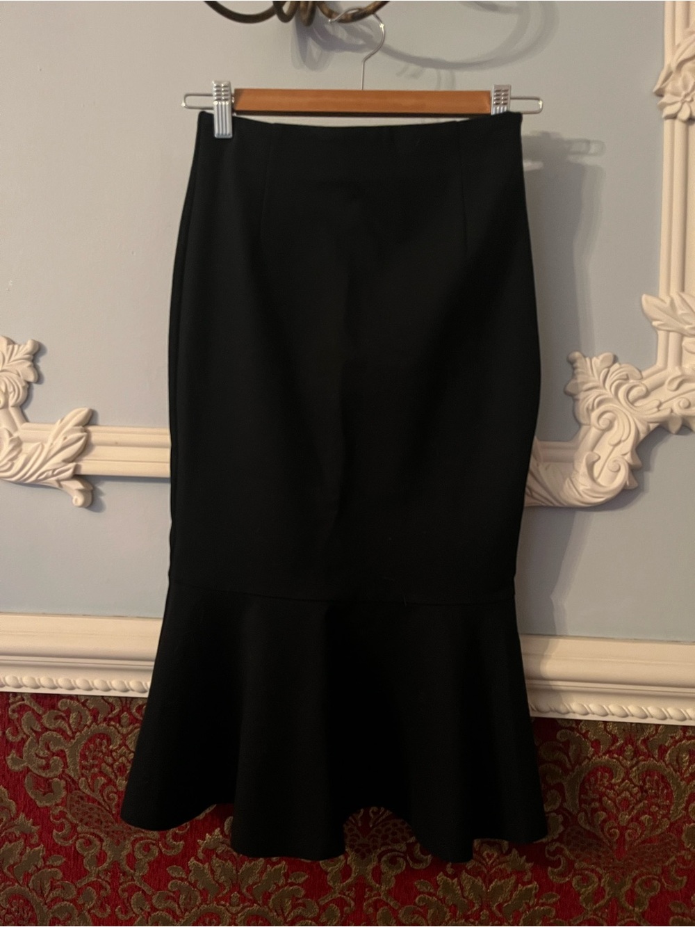 Black Flounced Hem Pencil Skirt